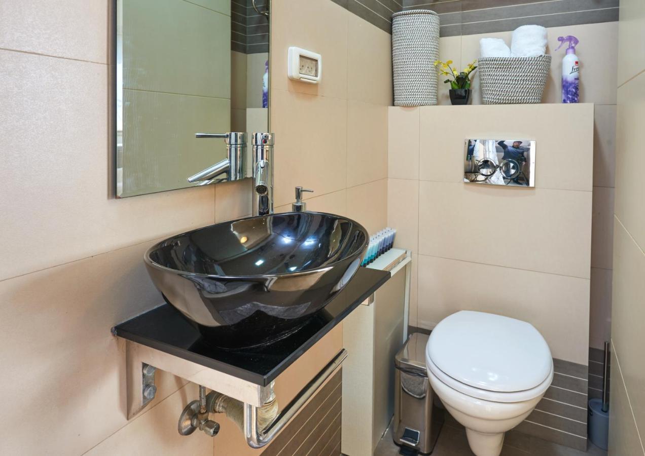 A Designed Apartment In The Best Location! Yerusalem Bagian luar foto